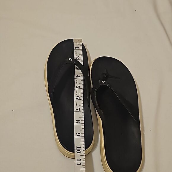 Olukai Sandals size 8 - Picture 7 of 7